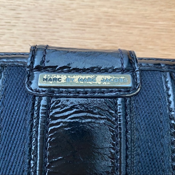 Marc by Marc Jacobs patent leather wallet - Picture 10 of 11